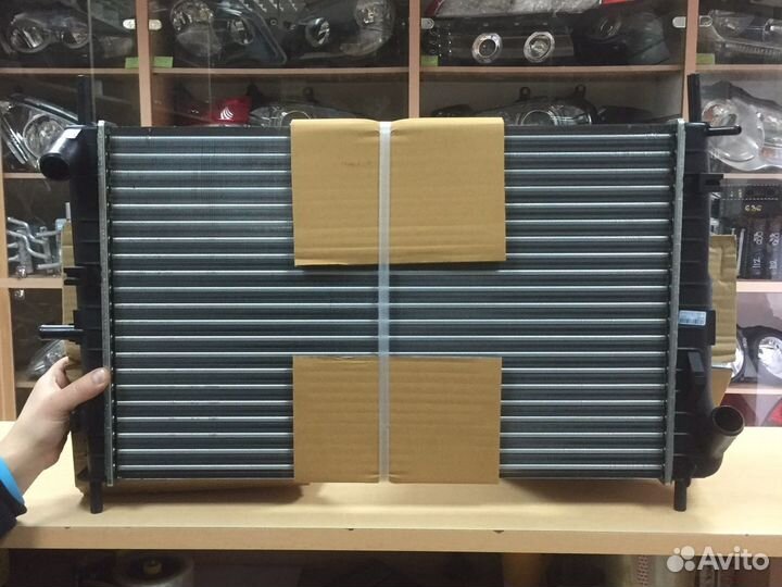 Радиатор охлаждения Форд Мондео/Ford Mondeo