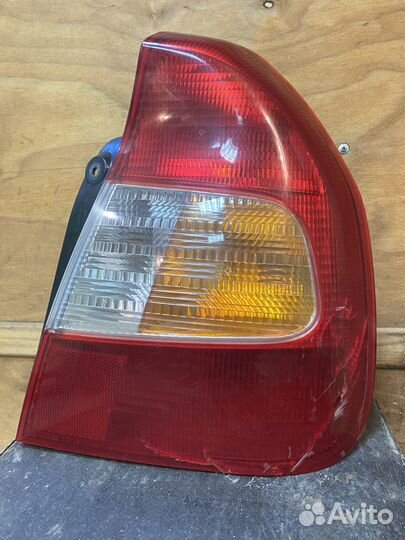 Фонарь задний правый акцент
