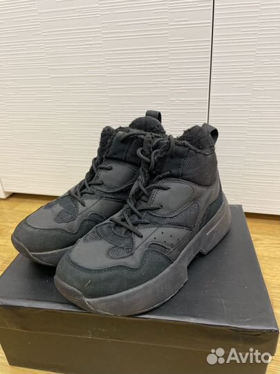 Кроссовки демисезонные 35 для девочки