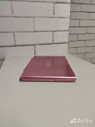 Компактный игровой ноутбук Sony на i3, 4Gb озу