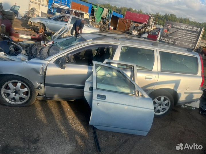 Вольво в70 в разбор, на запчасти Volvo V70 2002