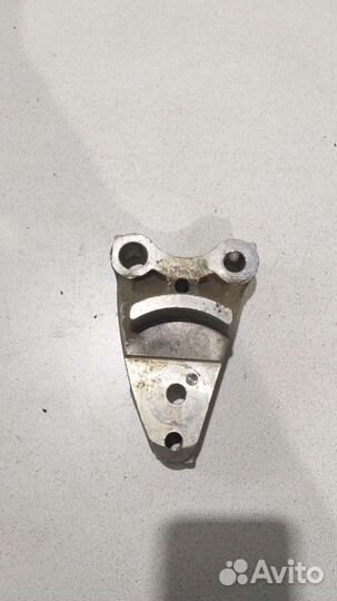 Кронштейн двигателя правый Honda Civic 4D