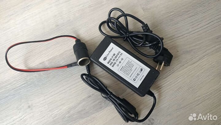 Адаптер сетевой с гнездом прикуривателя