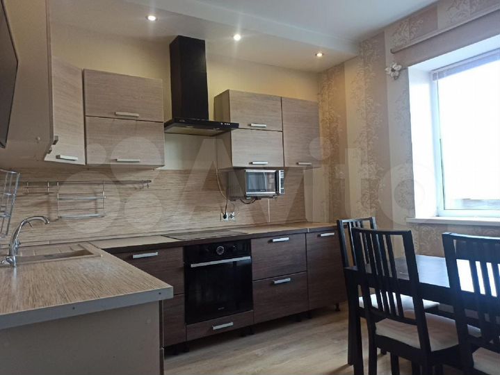 2-к. квартира, 60 м², 2/9 эт.