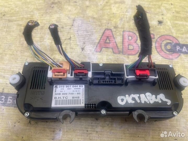 Блок управления климат-контролем Skoda Octavia A5