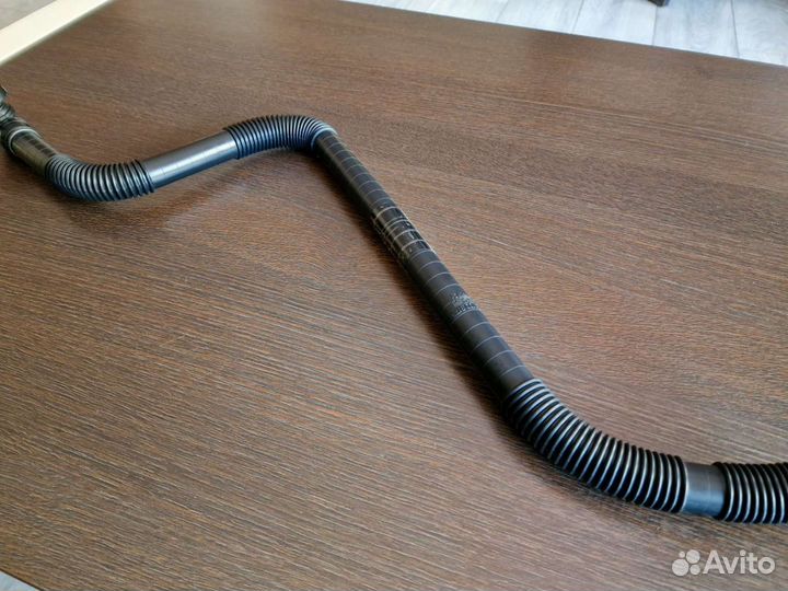 Шланг системы вентиляции Ауди А4 Б5, А6 С5, Passat