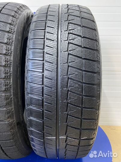 Bridgestone Blizzak Revo GZ 215/60 R17 96S