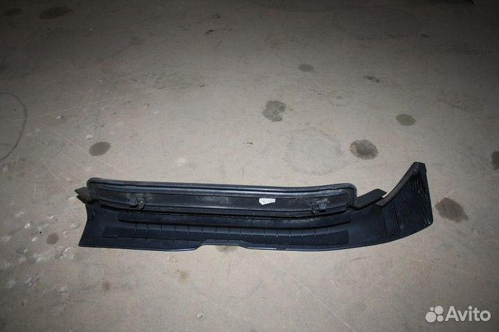 Накладка на порог задняя левая (под дверь) toyota