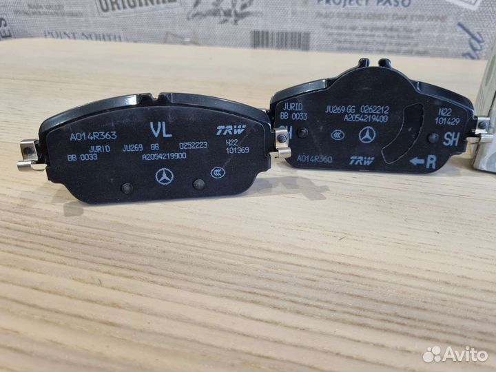 Передние тормозные колодки W213 W205 W238