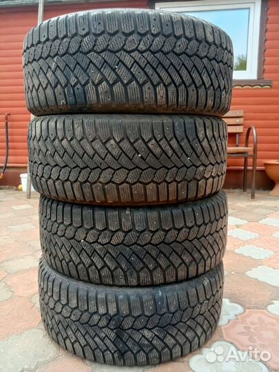 Gislaved Nord Frost 200 225/50 R17 98T