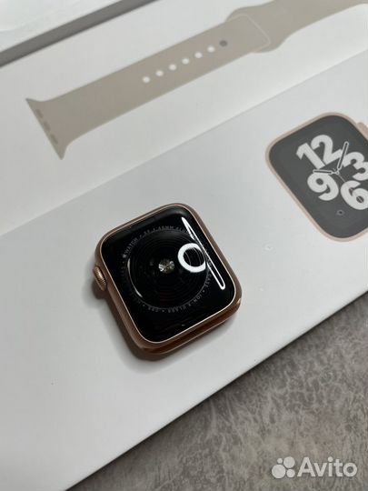 Часы apple watch Se 40 mm Gold