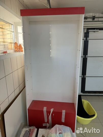 Шкаф витрина для магазина