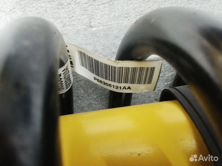 Амортизатор передний Jeep Grand Cherokee WK2 2016+