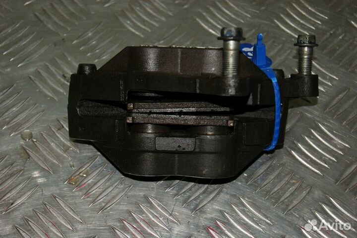 Суппорт передний правый Suzuki TL1000S