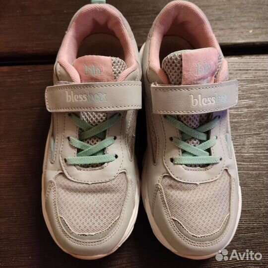 Кроссовки для девочки