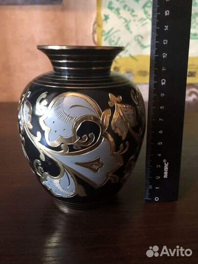 Пара бронзовых ваз