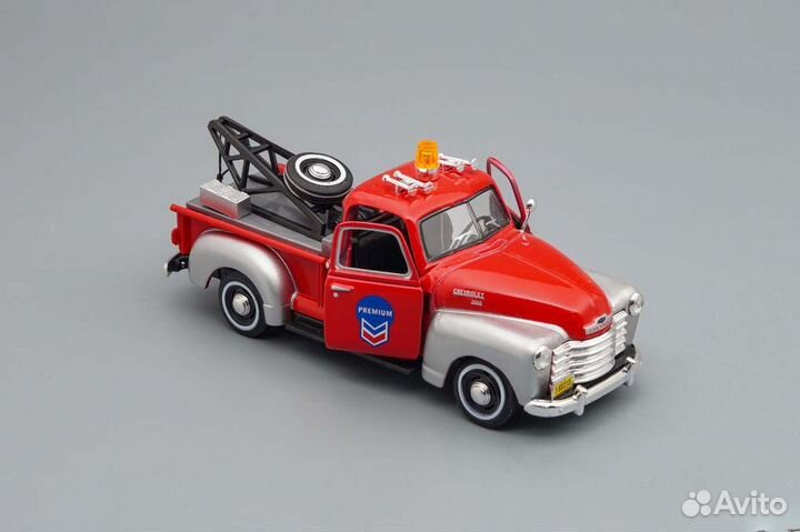 Chevrolet C3100 Пикап Эвакуатор Cararama 1:43