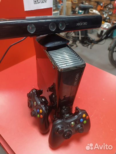 Игровая приставка Microsoft Xbox 360 S 250 гб