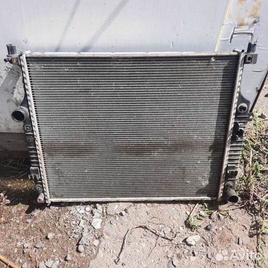 Радиатор Мерседес gl164 A2515000803