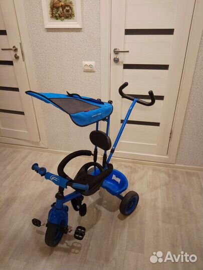 Трехколесный велосипед с родительской ручкой