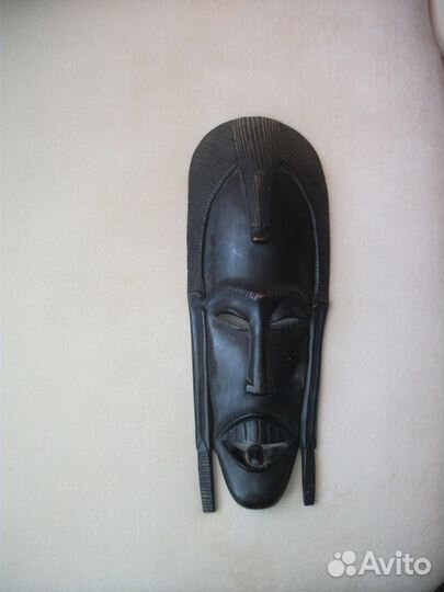 Продаю африканскую маску из черного дерева эбен