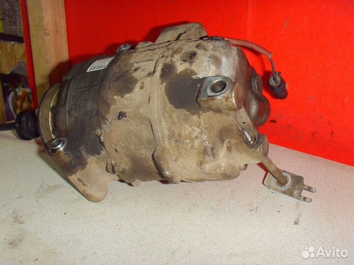 Компрессор кондиционера 4E0260805AM Audi Q7 (4L)