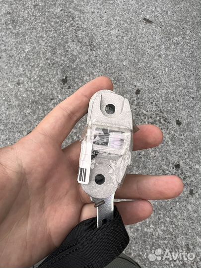 Замок задней спинки сидения priora