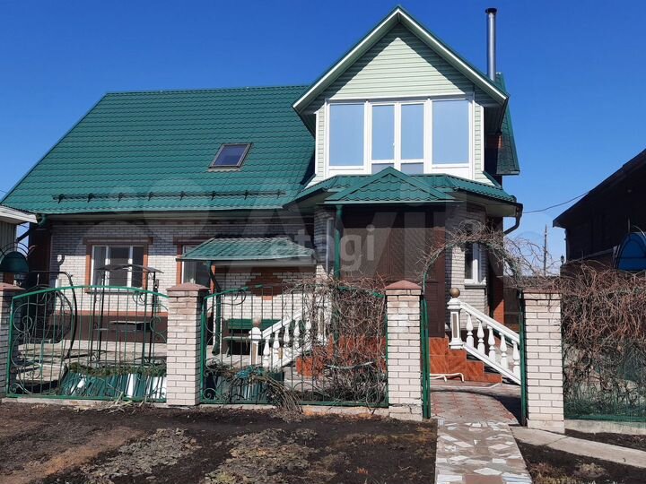 Дом 239,7 м² на участке 9,9 сот.