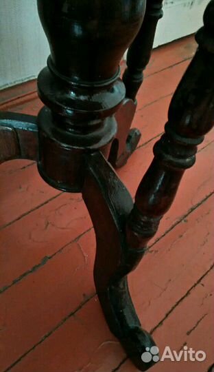 Столик антикварный