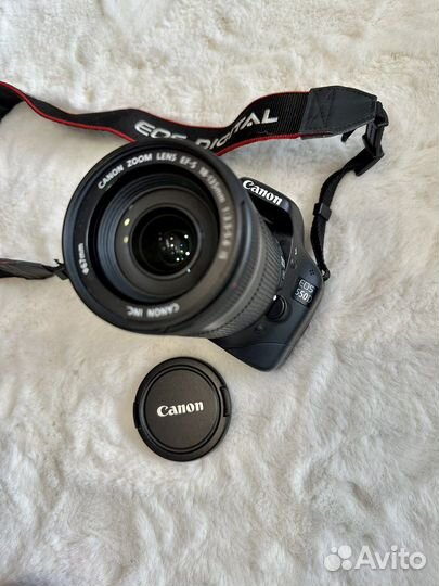 Зеркальный фотоаппарат Canon 550D