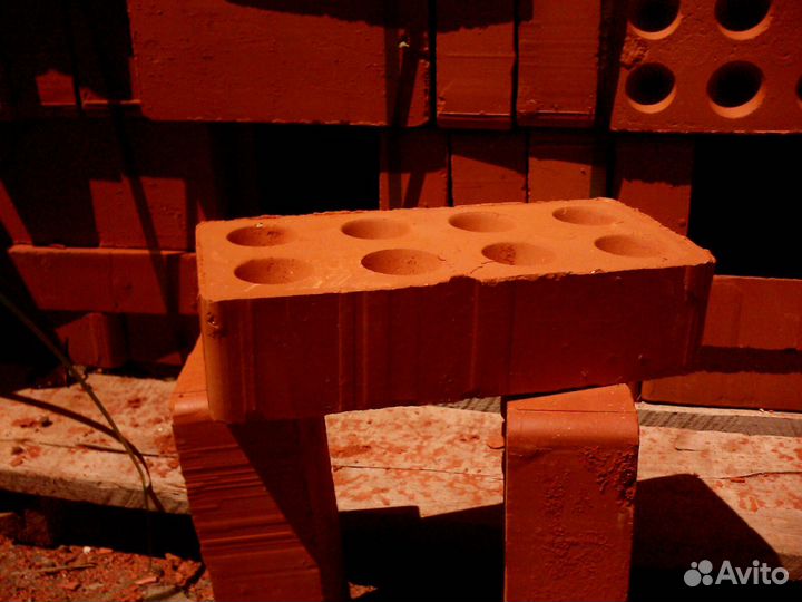 Кирпич темрюк. Кирпич темрюк. Кирпич полуторный пустотелый 250х120х88. Кирпич пустотелый красный 250 120 88 м100 ту ткз. 0/50.