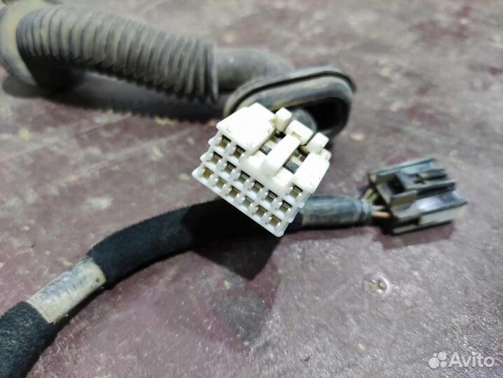 Проводка двери задней правой Hyundai Solaris