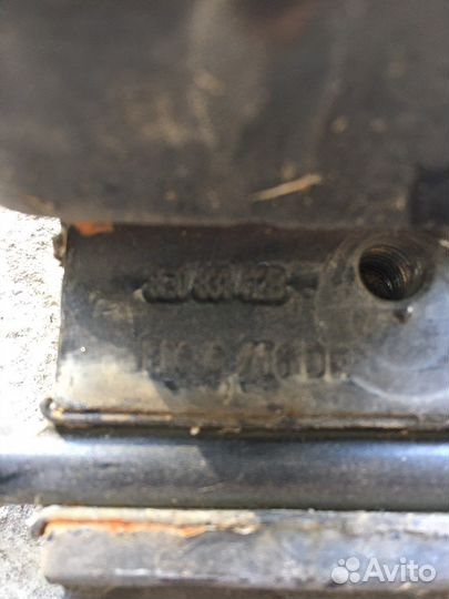 Петли дверей (левая,правая) Audi A3 8P (3641)