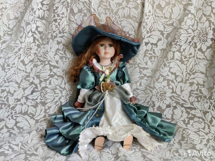 Remeco collection фарфоровая кукла 42