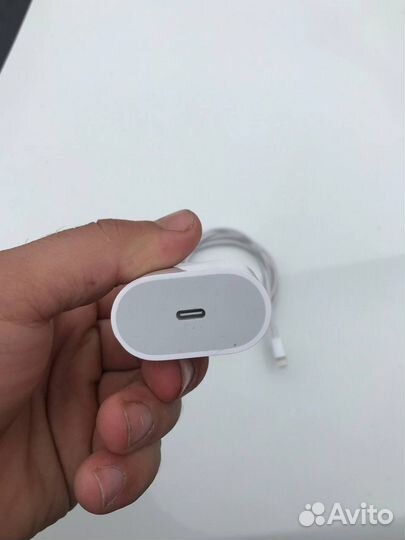 Зарядка на iPhone 20w