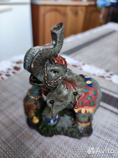 Статуэтка слон
