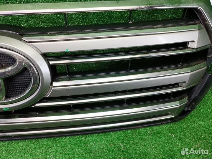 Решетка радиатора Toyota Land Cruiser 200 (2015-2021)