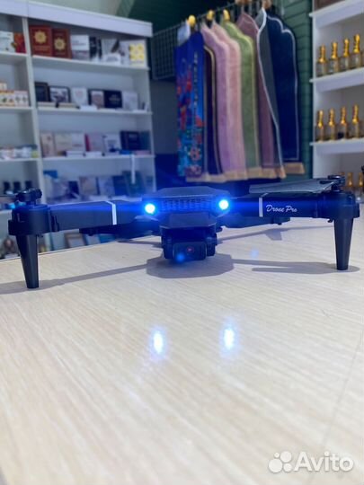 Квадрокоптер дрон с двумя камерами