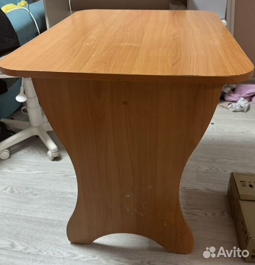 Кухонный стол