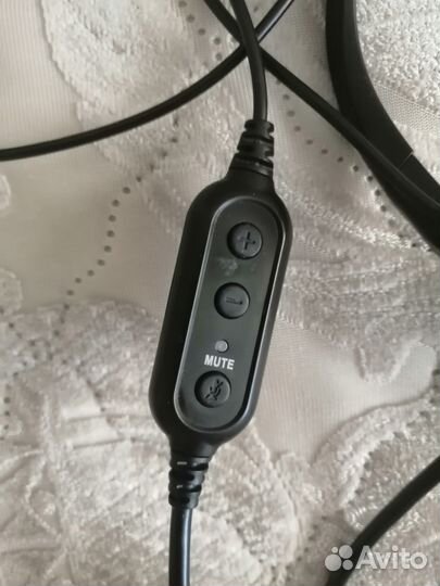 Наушники с микрофоном