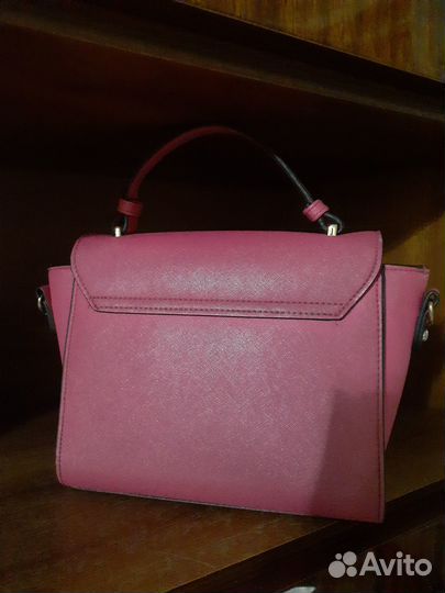 Розовая вместительная сумка