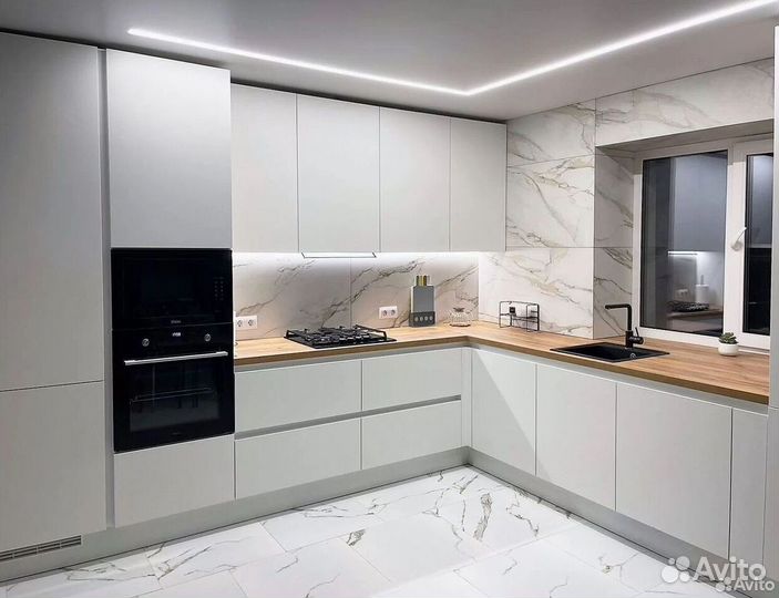 Кухонный гарнитур на заказ от фабрики