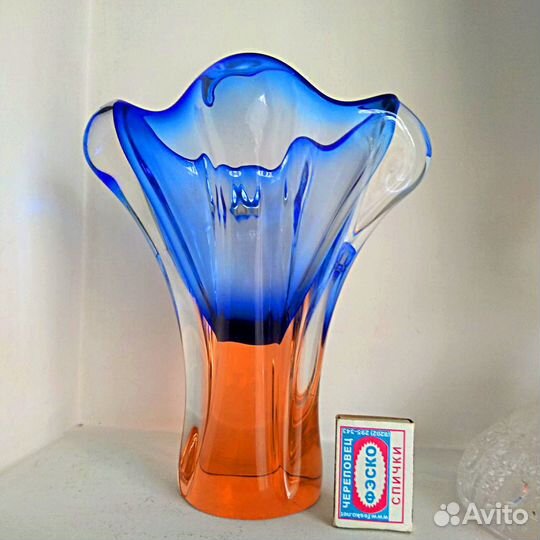 Ваза. Гутное стекло. Чехословакия. Богемия
