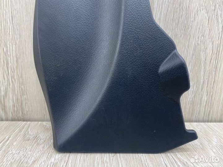 Накладка центральной консоли левая Toyota Corolla