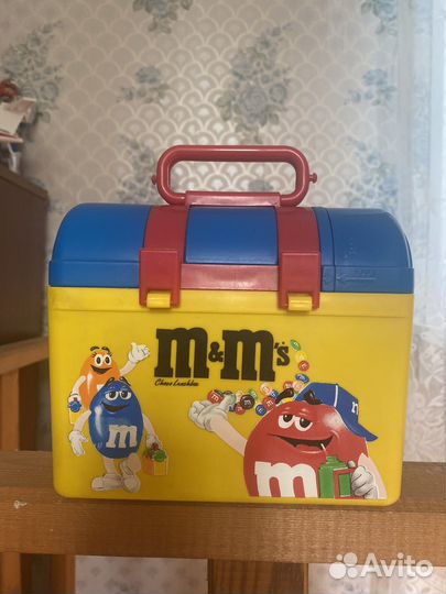 Диспенсер от конфет m&m
