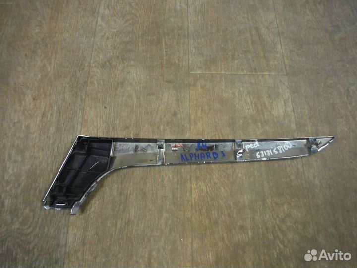 Хром накладка фары правой Toyota Alphard 2018