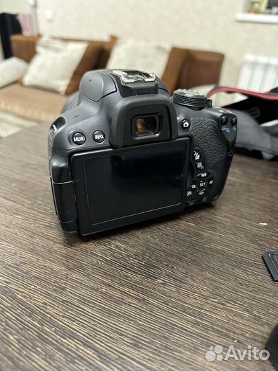 Зеркальный фотоаппарат canon 700d