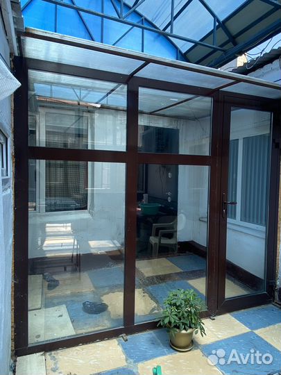 Стеклянная витрина