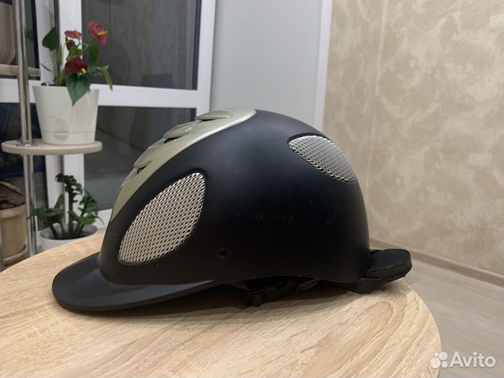 Шлем для верховой езды