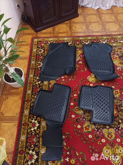Автомобильные коврики резиновые